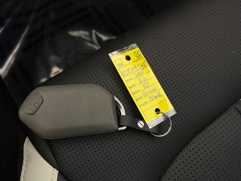 Certified 2025 Kia K5 GT-Line image 32