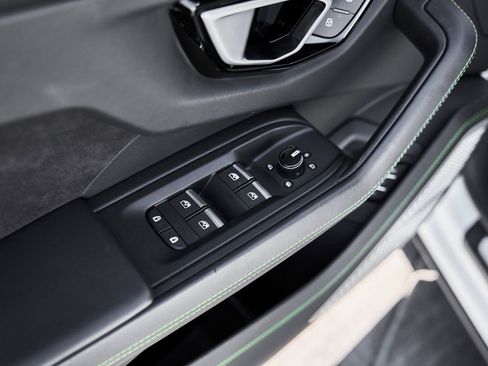 Used 2021 Lamborghini Urus image 27