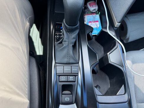 Used 2025 Toyota Camry LE w/ Convenience Package FWD image 9
