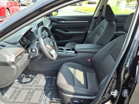 Used 2023 Nissan Altima 2.5 SV AWD/4WD image 4