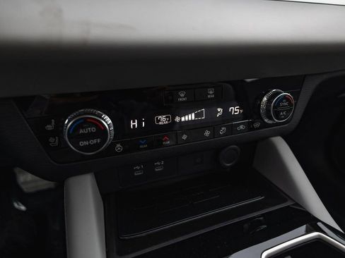 New 2025 Mitsubishi Outlander AWD image 15