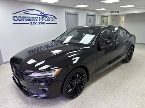 Used 2024 Volvo S60 B5 Plus w/ Climate Package AWD/4WD image 2