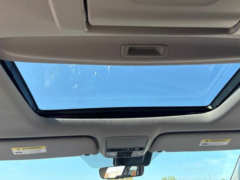 Used 2018 Honda Odyssey Elite image 6