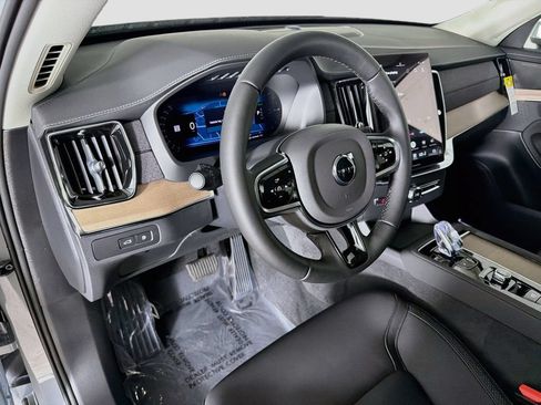 New 2026 Volvo XC90 T8 Plus w/ Protection Package Premier AWD/4WD image 9