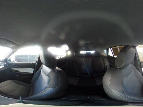 Used 2025 Chevrolet Trax LT image 42