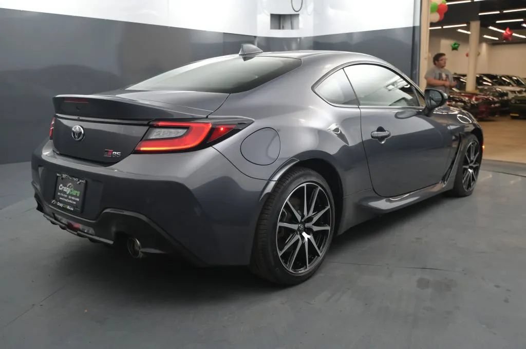 Used 2022 Toyota GR86 w/ ALL Weather Mat Package (TMS) RWD image 5