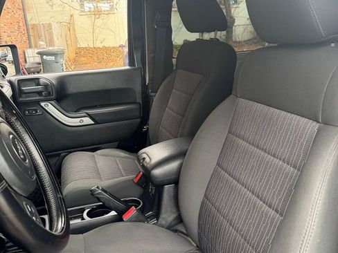 Used 2012 Jeep Wrangler Rubicon w/ PWR Convenience Group image 2