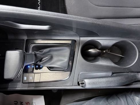 Used 2025 Hyundai Elantra Sport FWD image 24