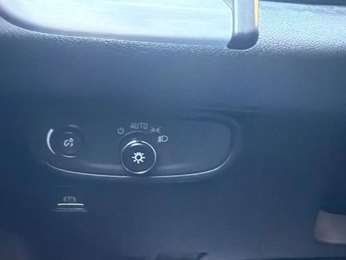 Used 2018 GMC Terrain SLE image 15