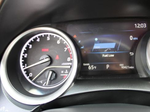 Used 2021 Toyota Camry LE image 27