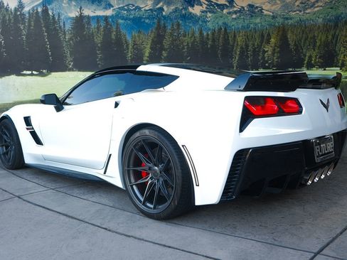 Used 2019 Chevrolet Corvette Grand Sport w/ Carbon Flash Badge Package image 4