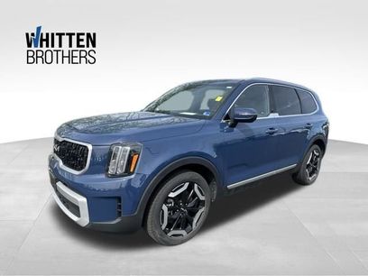 Used 2024 Kia Telluride EX w/ EX Captain's Chair Package