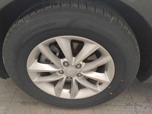 Used 2018 Kia Sorento LX image 31