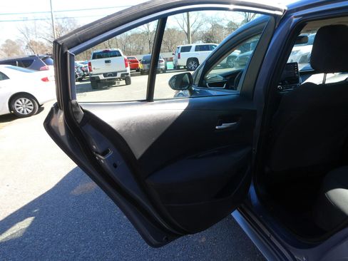 Used 2021 Toyota Corolla LE image 25