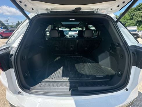 Used 2023 Chevrolet Equinox RS w/ LPO, Floor Liner Package FWD image 30