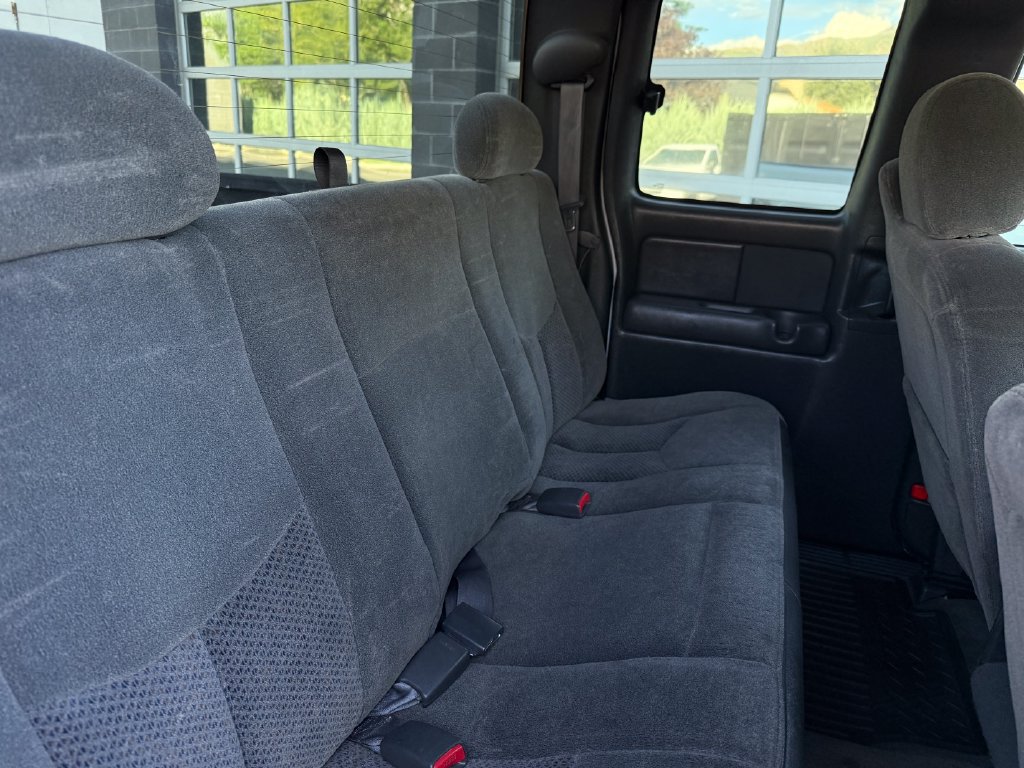 Used 2003 Chevrolet Silverado 2500 LS AWD/4WD image 36