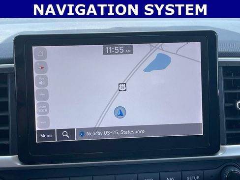 Used 2023 Hyundai Venue Limited w/ Cargo Package FWD image 2