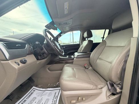 Used 2020 Chevrolet Suburban LT image 16