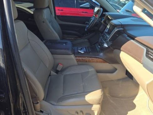 Used 2019 Chevrolet Suburban Premier image 8