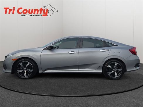 Used 2017 Honda Civic Touring image 5