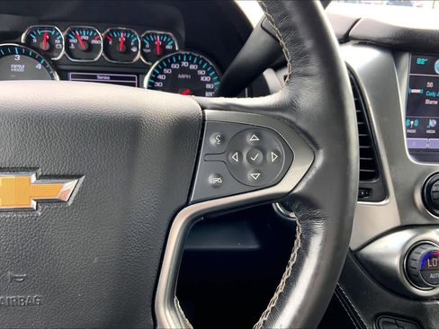 Used 2018 Chevrolet Suburban LT RWD image 25