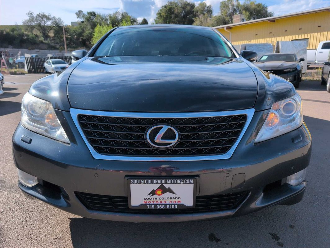 Used 2011 Lexus LS 460 AWD w/ Comfort Pkg image 2