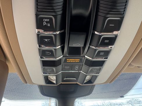 Used 2011 Porsche Cayenne AWD/4WD image 25