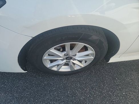 Used 2025 Toyota Camry LE image 2