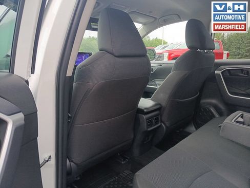 Used 2025 Toyota RAV4 LE AWD/4WD image 16