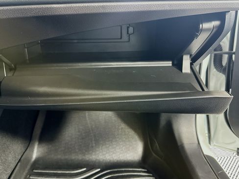 Used 2025 Toyota Camry XSE FWD image 32