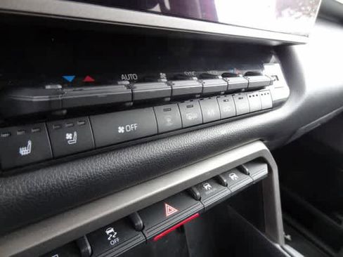 Used 2022 Toyota Tundra Limited AWD/4WD image 15