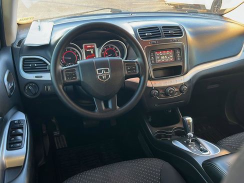 Used 2018 Dodge Journey SE w/ Blacktop Package image 18