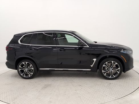 Used 2026 BMW X5 sDrive40i w/ Premium Package image 8