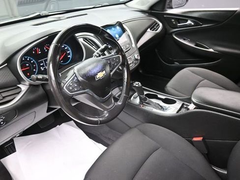 Used 2019 Chevrolet Malibu RS FWD image 18