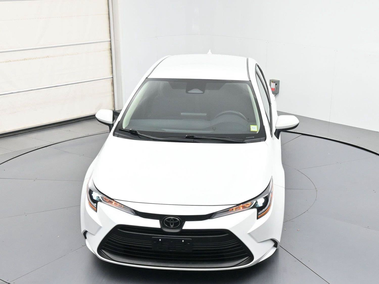 Used 2025 Toyota Corolla LE FWD image 16