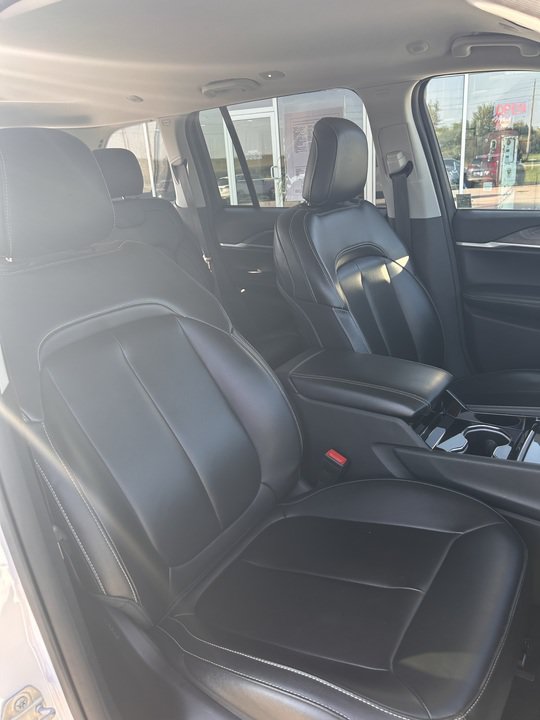 Used 2023 Jeep Grand Cherokee Limited AWD/4WD image 13
