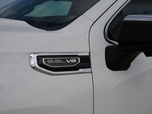 Used 2024 GMC Sierra 1500 SLT w/ SLT Convenience Package AWD/4WD image 9