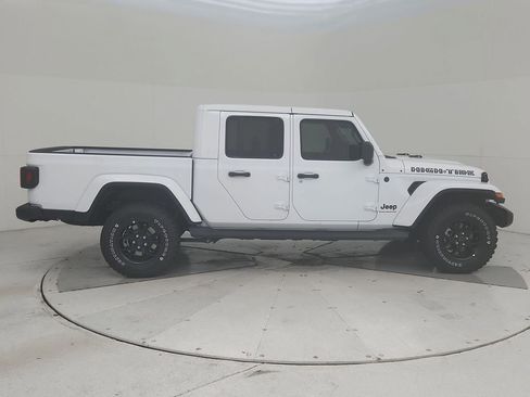 New 2025 Jeep Gladiator Sport image 9