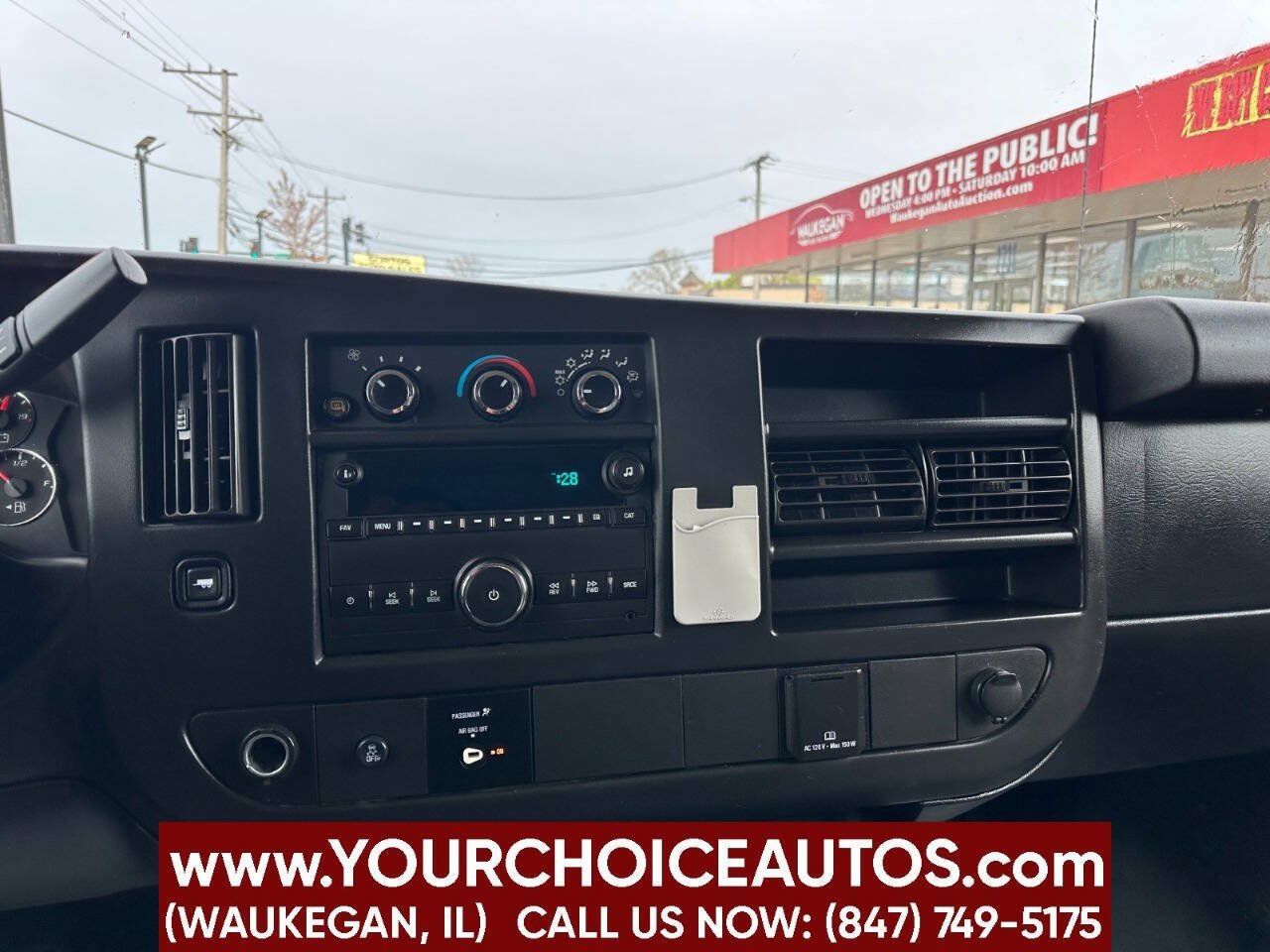Used 2017 Chevrolet Express 2500 Extended RWD image 26