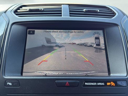 Used 2019 Ford Explorer XLT w/ Equipment Group 202A AWD/4WD image 7