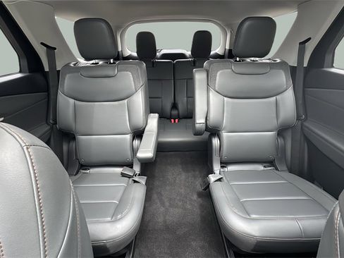 New 2025 Ford Explorer Active w/ Active Comfort Package image 15