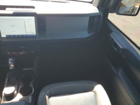 Certified 2024 Ford Bronco Outer Banks w/ Sasquatch Package image 15