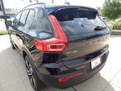 New 2026 Volvo XC40 B5 Plus w/ Climate Package image 10