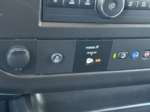 Used 2023 GMC Savana 2500 Extended w/ Driver Convenience Package image 29