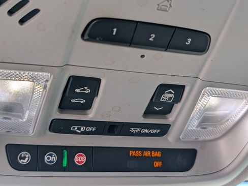 Used 2019 Chevrolet Equinox Premier AWD/4WD image 34
