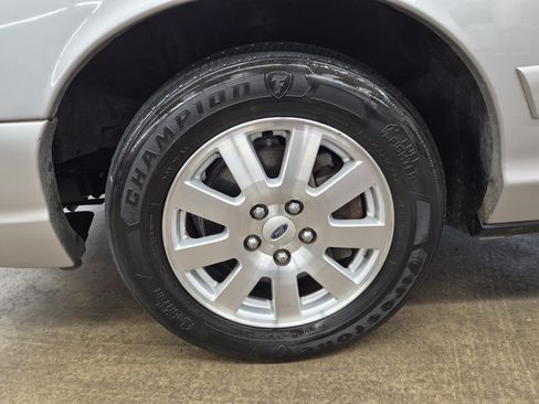 Used 2007 Ford Crown Victoria LX RWD image 7