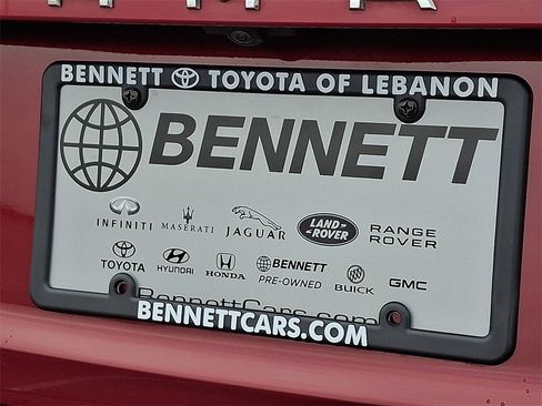 Used 2018 Toyota Camry XLE image 32