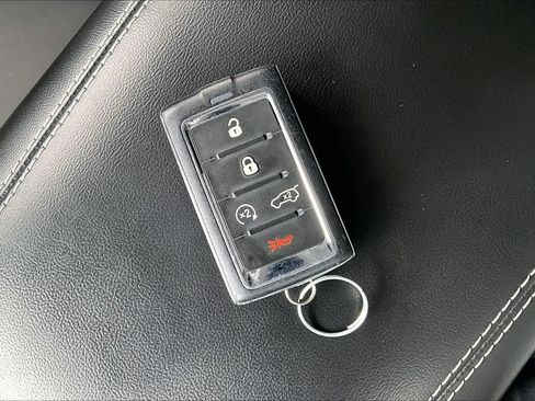 Used 2021 Jeep Grand Cherokee L Limited RWD image 10