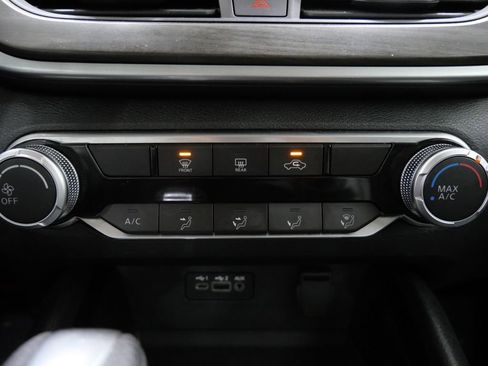 Used 2024 Nissan Altima 2.5 SV image 18