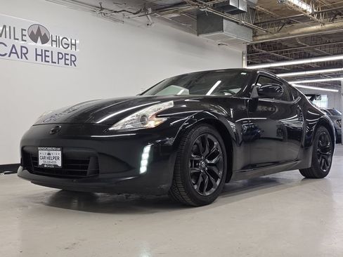 Used 2017 Nissan 370Z Coupe RWD image 15